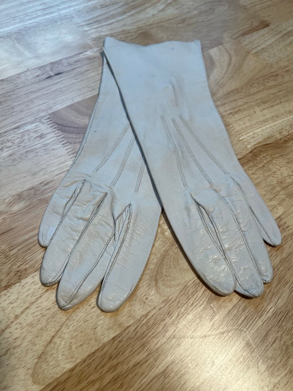 Vintage White Leather Gloves Small JL